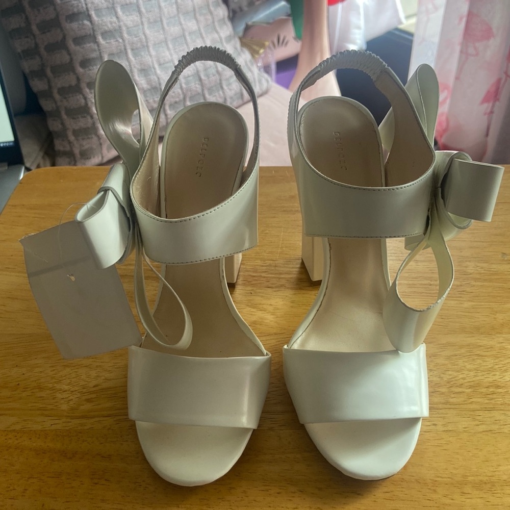 Delpozo White Bow Sandals